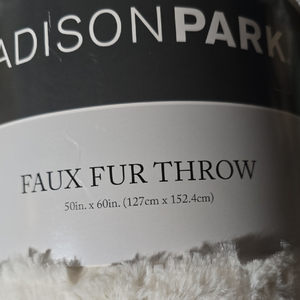 Madison Park Ivory Faux Fur Throw - Picture 4 of 5